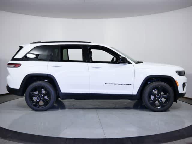 new 2024 Jeep Grand Cherokee car, priced at $46,746