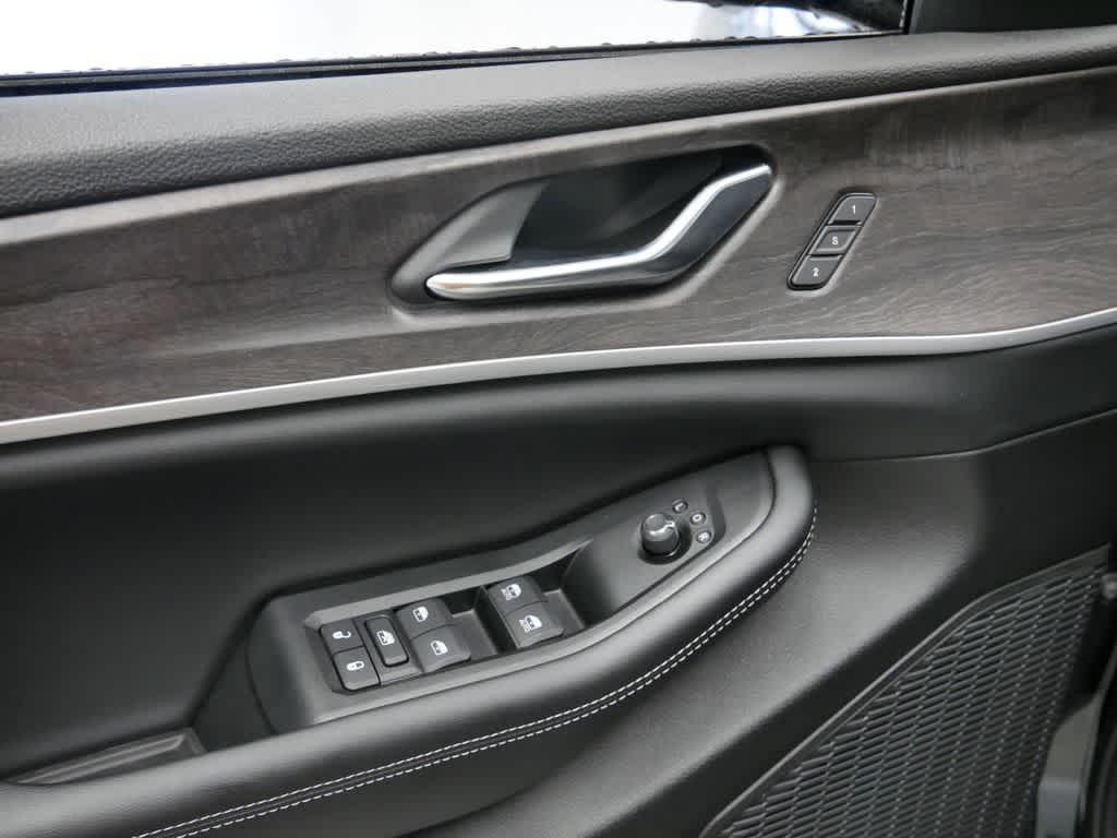 new 2025 Jeep Grand Cherokee L car, priced at $51,839