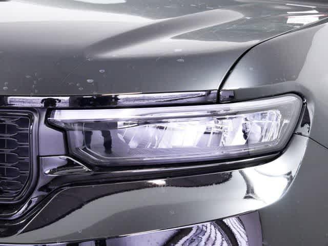 new 2025 Jeep Grand Cherokee car, priced at $51,000