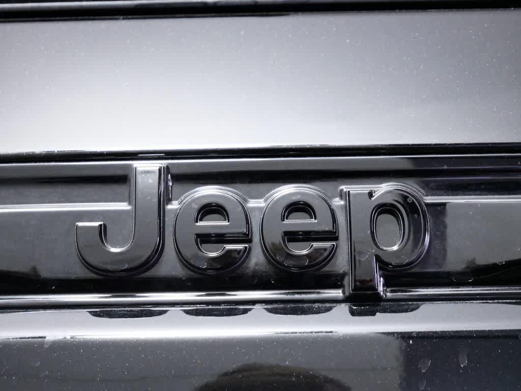 new 2025 Jeep Grand Cherokee car, priced at $50,485