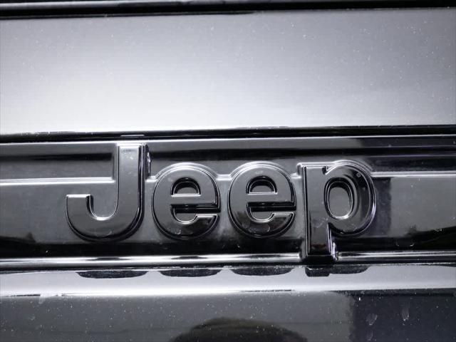 new 2025 Jeep Grand Cherokee car, priced at $51,000