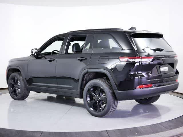new 2025 Jeep Grand Cherokee car, priced at $51,000