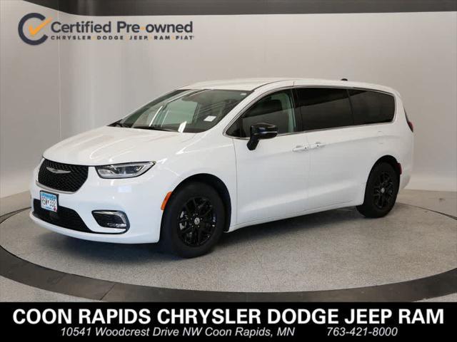 used 2024 Chrysler Pacifica car, priced at $37,796