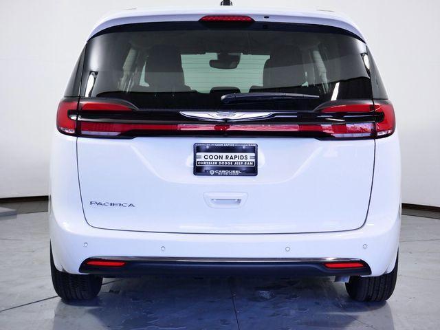 new 2024 Chrysler Pacifica car, priced at $36,737