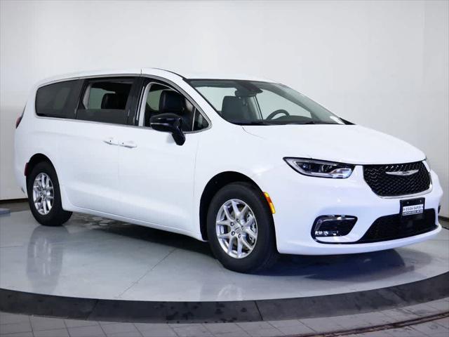 new 2024 Chrysler Pacifica car, priced at $34,591