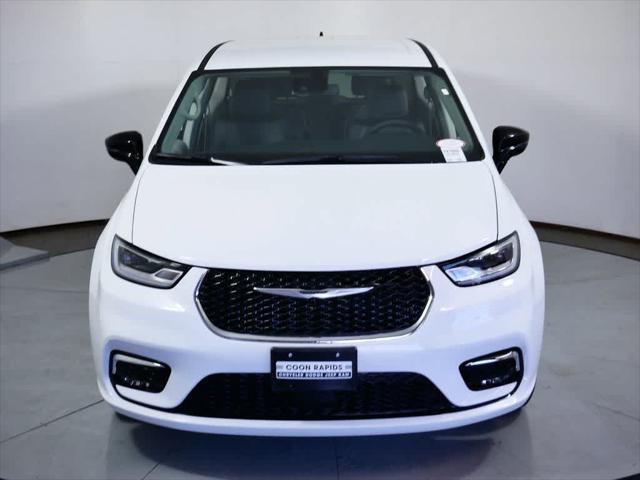 new 2024 Chrysler Pacifica car, priced at $34,591