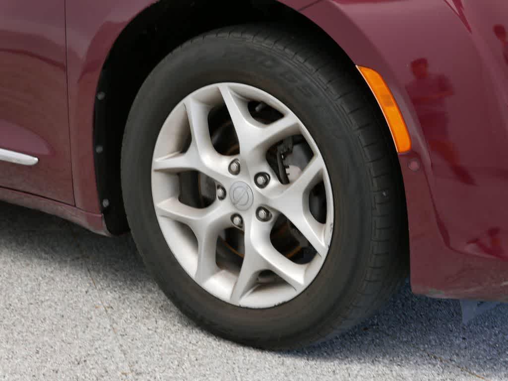 used 2019 Chrysler Pacifica car, priced at $20,987