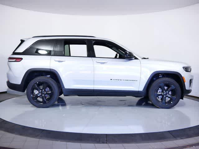 new 2024 Jeep Grand Cherokee car, priced at $47,262