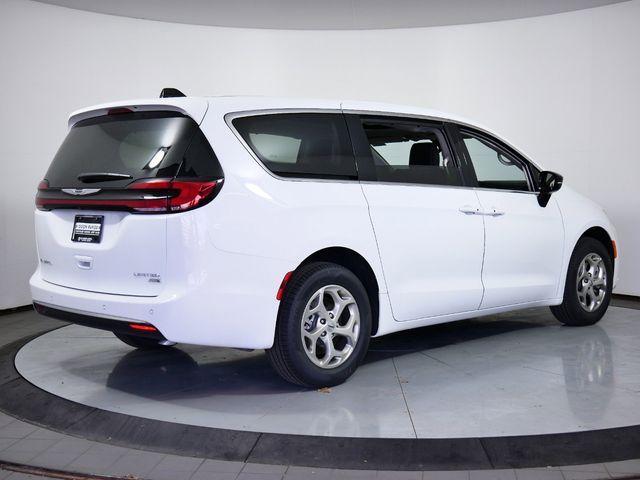 new 2024 Chrysler Pacifica car, priced at $47,345