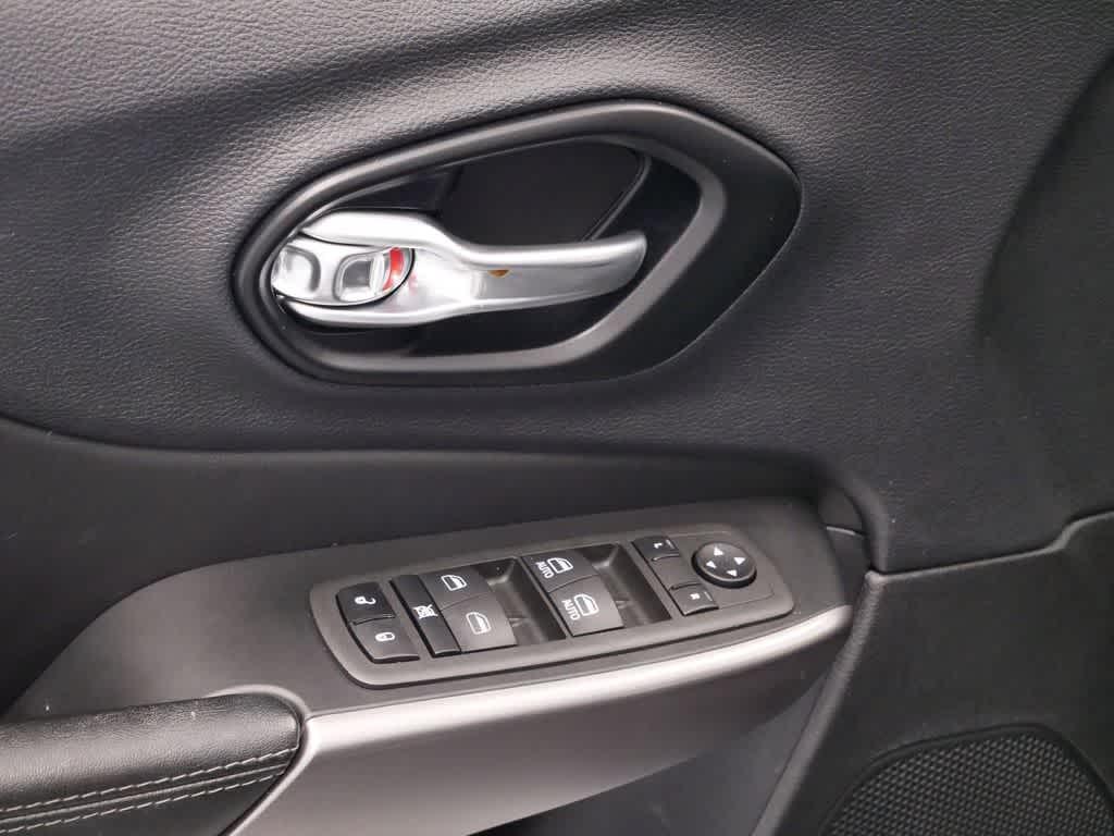 used 2022 Jeep Cherokee car, priced at $23,860