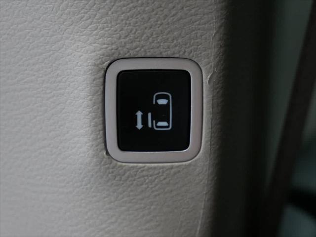 used 2024 Chrysler Pacifica Hybrid car, priced at $31,495