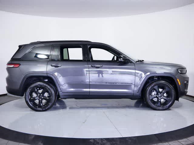 new 2025 Jeep Grand Cherokee car, priced at $49,777