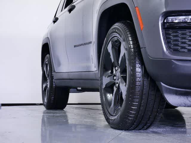 new 2025 Jeep Grand Cherokee car, priced at $49,777