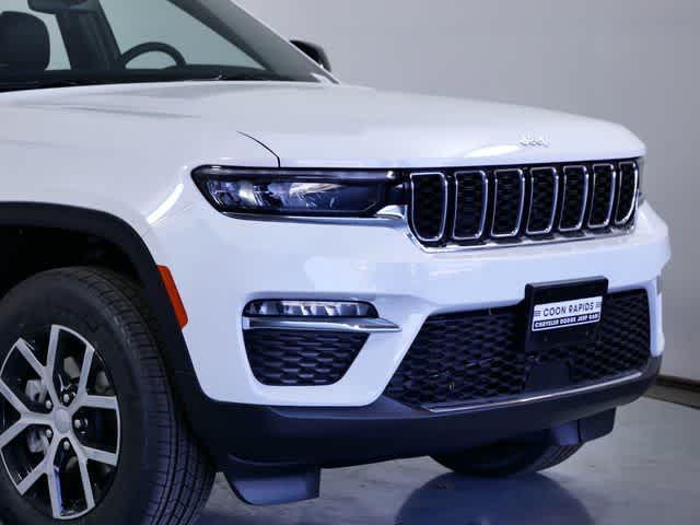 new 2025 Jeep Grand Cherokee car, priced at $44,248