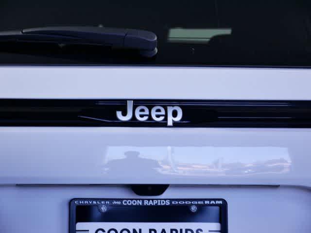 new 2025 Jeep Grand Cherokee car, priced at $44,248