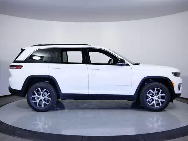 new 2025 Jeep Grand Cherokee car, priced at $44,248