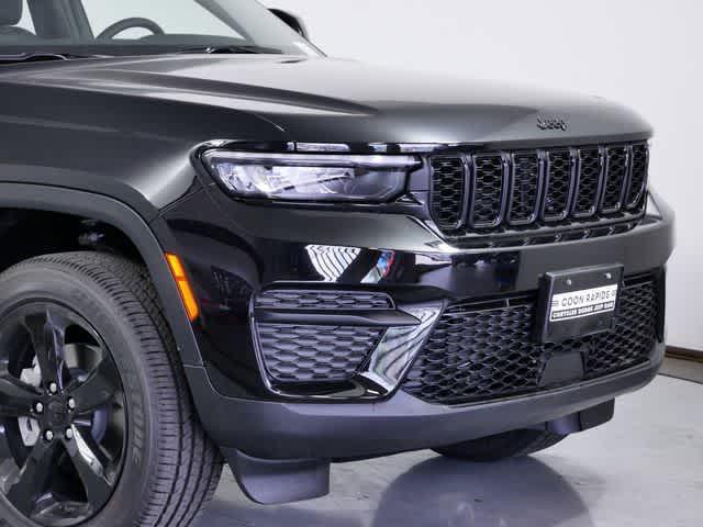 new 2024 Jeep Grand Cherokee car, priced at $44,274