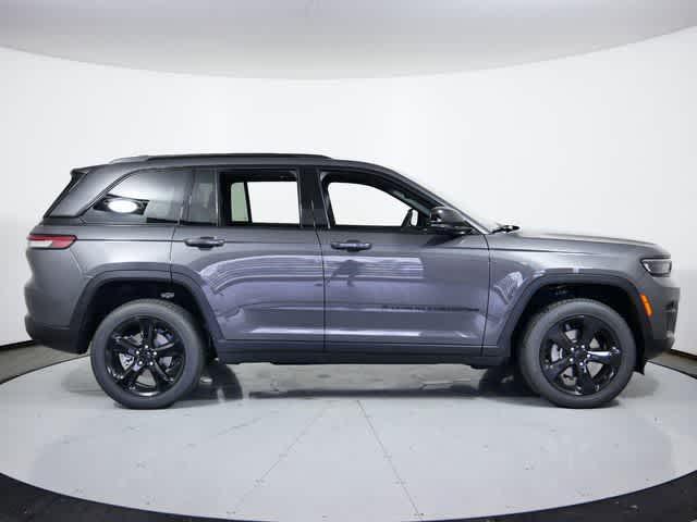 new 2024 Jeep Grand Cherokee car, priced at $46,276