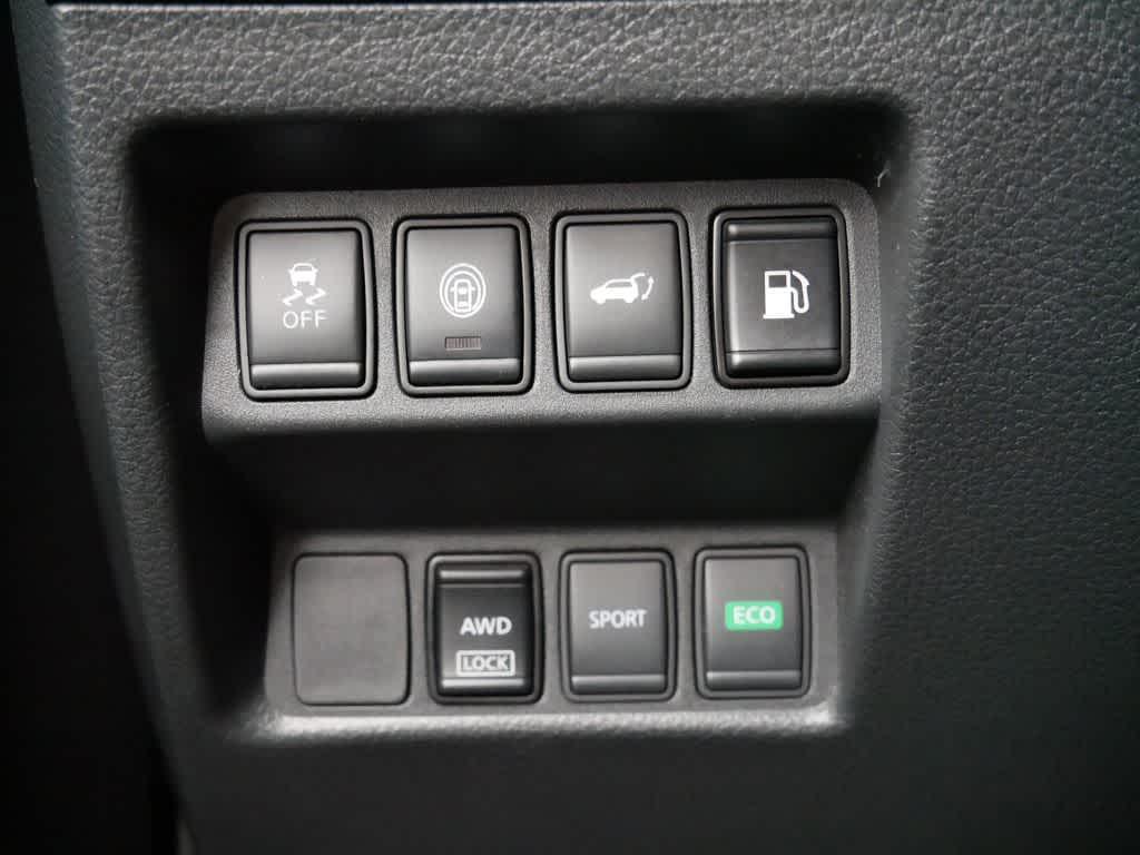 used 2020 Nissan Rogue car, priced at $21,091