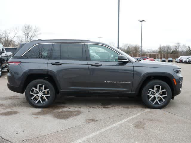 new 2025 Jeep Grand Cherokee car, priced at $48,820