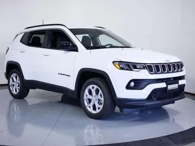 new 2024 Jeep Compass car, priced at $29,999