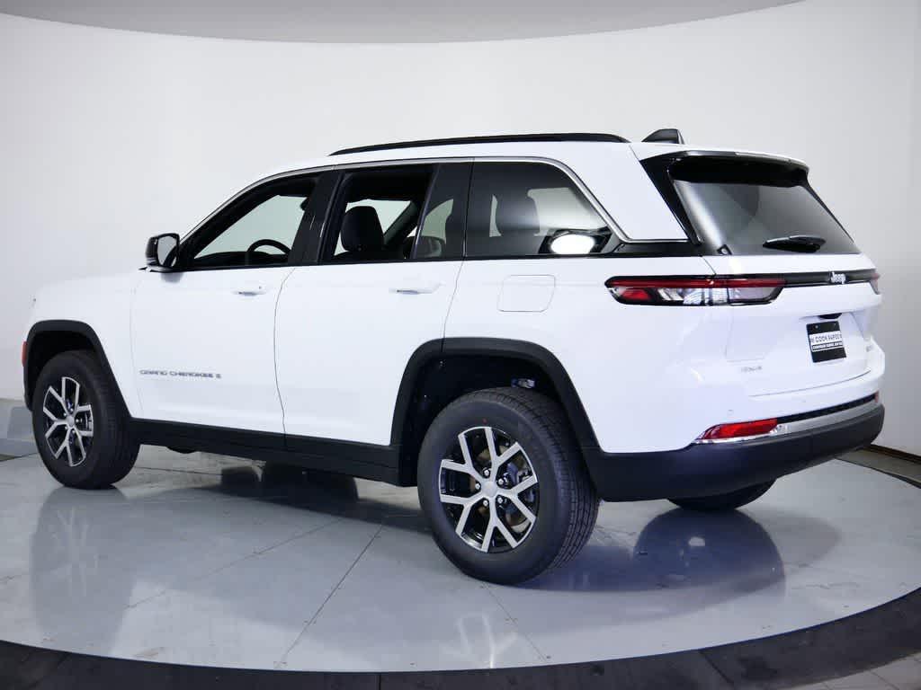 new 2025 Jeep Grand Cherokee car, priced at $45,965