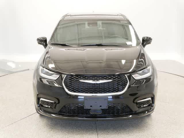 new 2025 Chrysler Pacifica car, priced at $46,657
