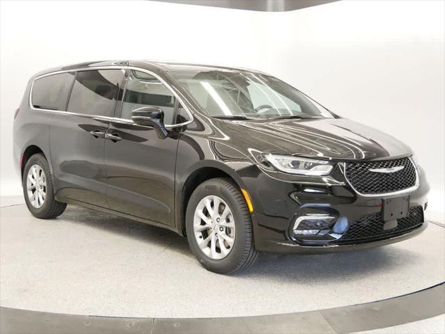 new 2025 Chrysler Pacifica car, priced at $44,274