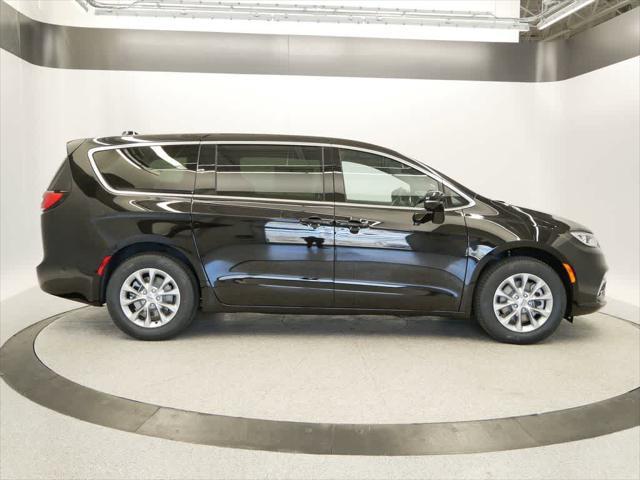 new 2025 Chrysler Pacifica car, priced at $44,274