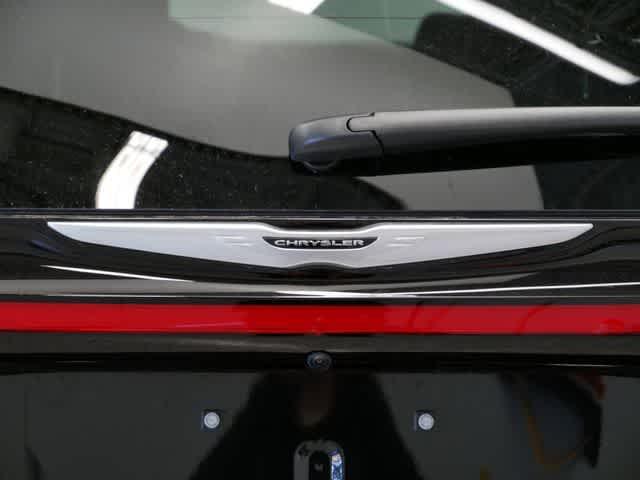 new 2025 Chrysler Pacifica car, priced at $46,657