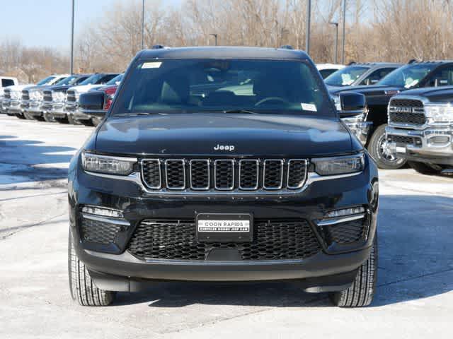 new 2025 Jeep Grand Cherokee car, priced at $48,945