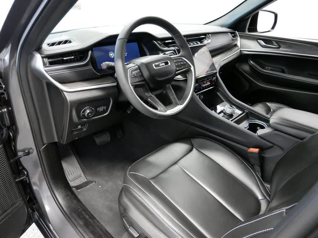 used 2024 Jeep Grand Cherokee car, priced at $40,987