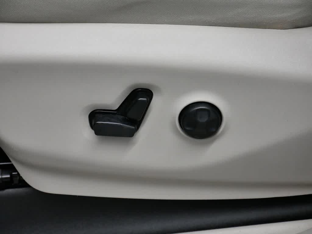 used 2018 Chrysler Pacifica Hybrid car, priced at $18,242