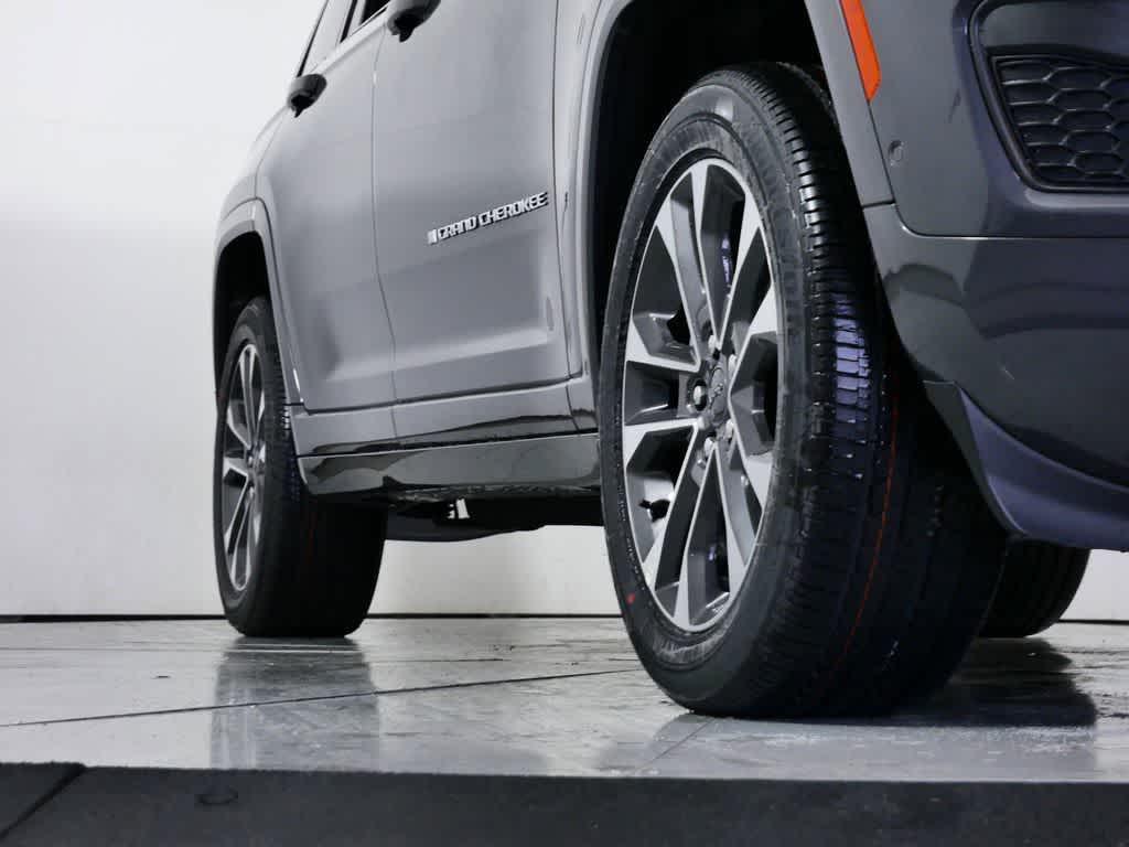 new 2025 Jeep Grand Cherokee car, priced at $61,881