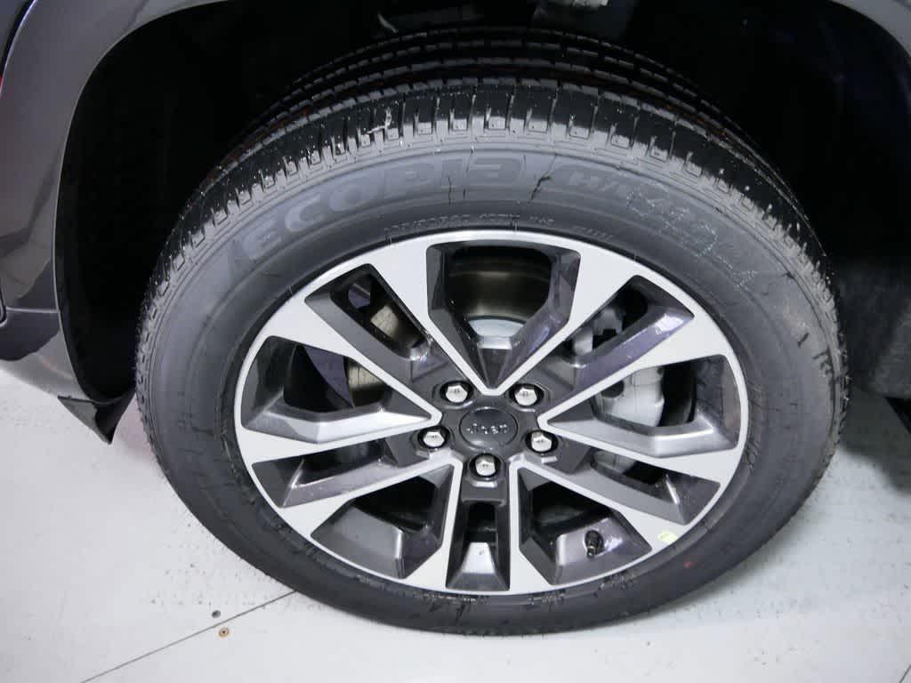 new 2025 Jeep Grand Cherokee car, priced at $61,881