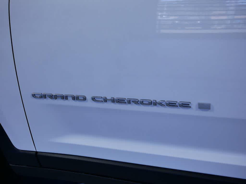 used 2024 Jeep Grand Cherokee car, priced at $35,555
