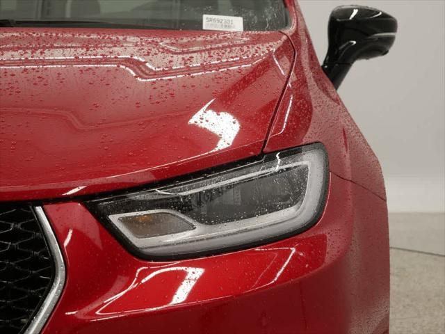 new 2025 Chrysler Pacifica car, priced at $47,175