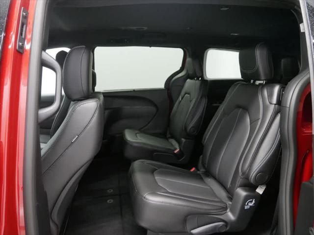 new 2025 Chrysler Pacifica car, priced at $47,175