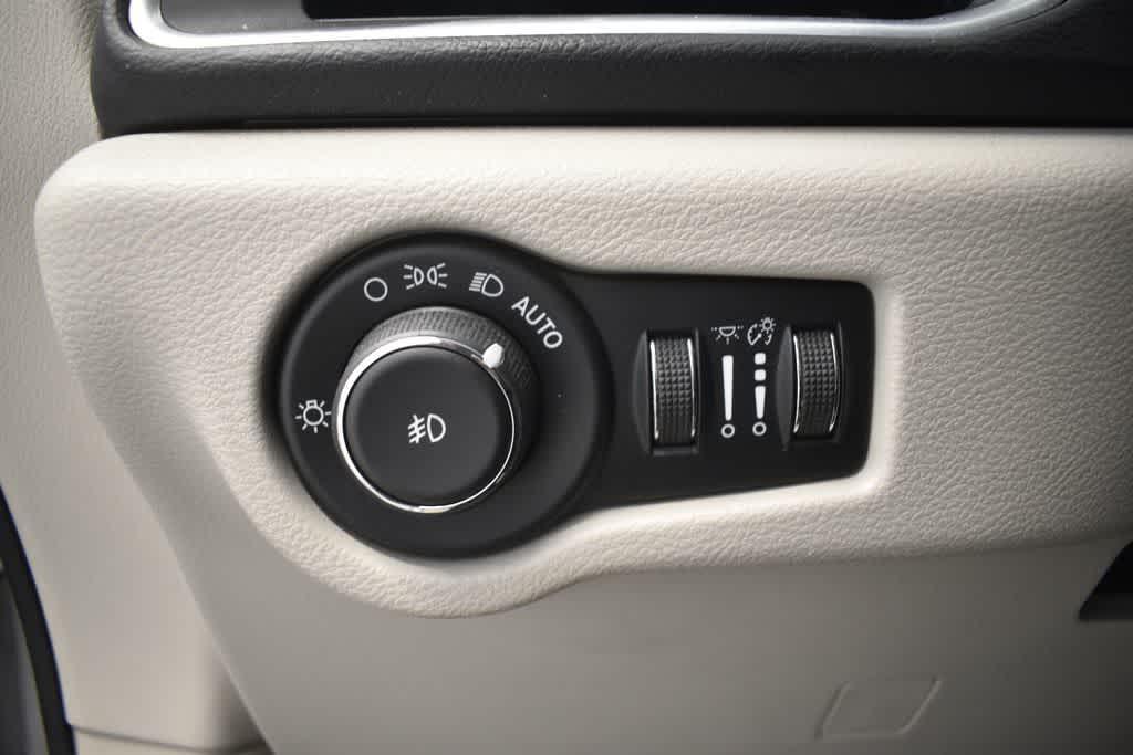 used 2017 Chrysler Pacifica car, priced at $16,762