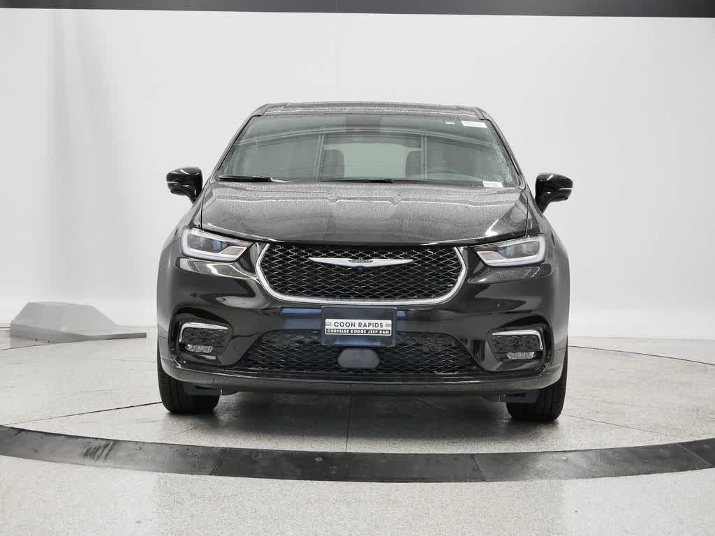 new 2026 Chrysler Pacifica car, priced at $48,165