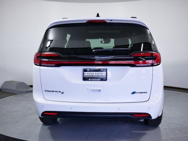 new 2024 Chrysler Pacifica Hybrid car, priced at $55,919