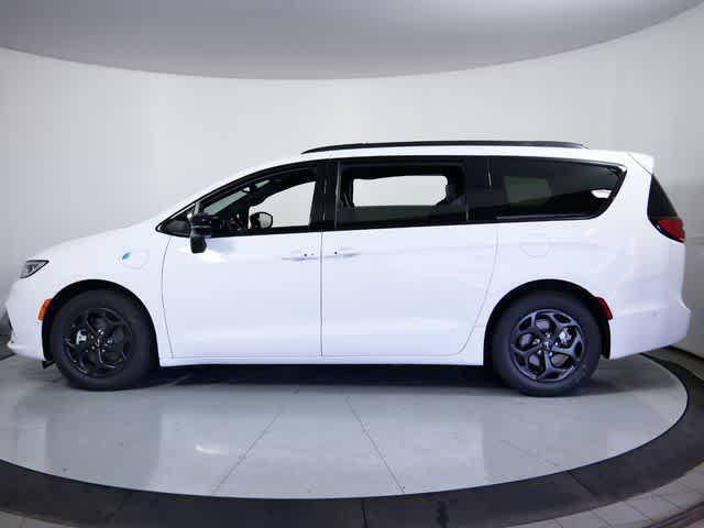 new 2024 Chrysler Pacifica Hybrid car, priced at $56,110