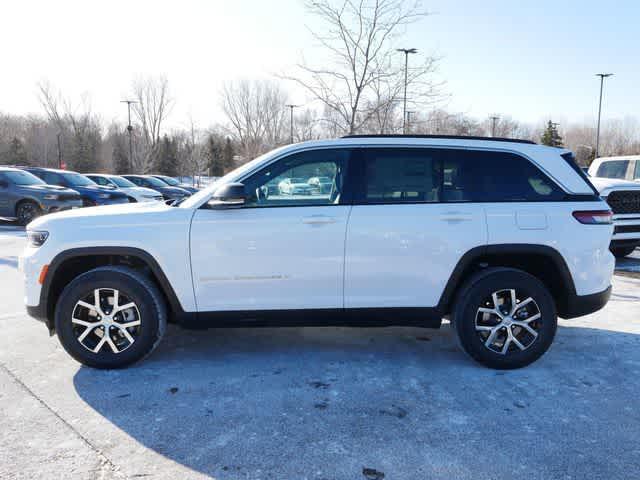 new 2025 Jeep Grand Cherokee car, priced at $48,302