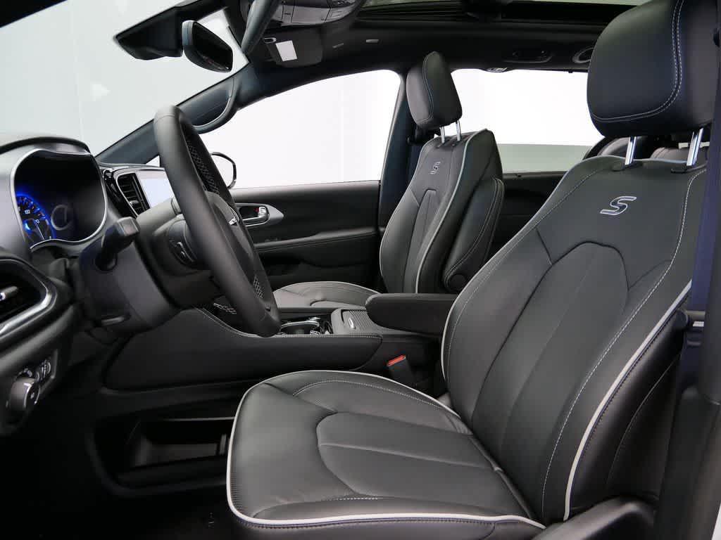 new 2026 Chrysler Pacifica car, priced at $54,152