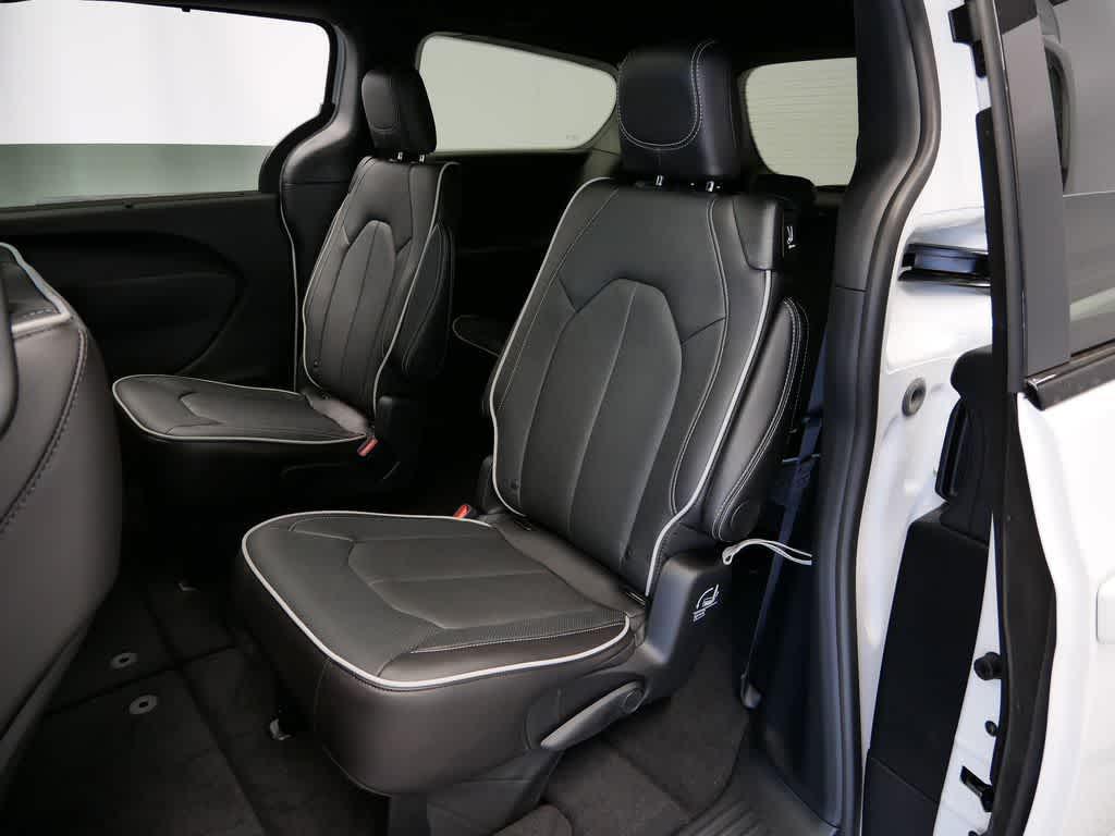 new 2026 Chrysler Pacifica car, priced at $54,152