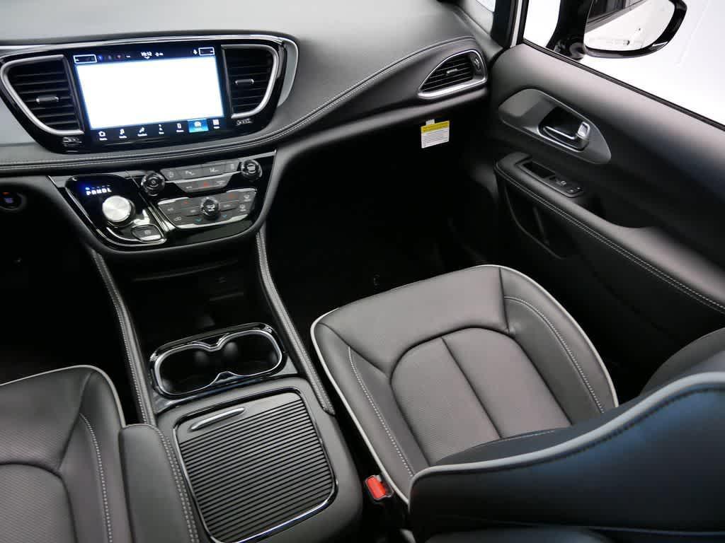 new 2026 Chrysler Pacifica car, priced at $54,152