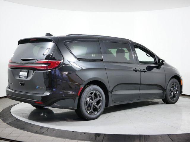 new 2024 Chrysler Pacifica Hybrid car, priced at $54,534