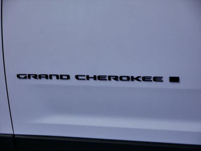 new 2024 Jeep Grand Cherokee car, priced at $45,542