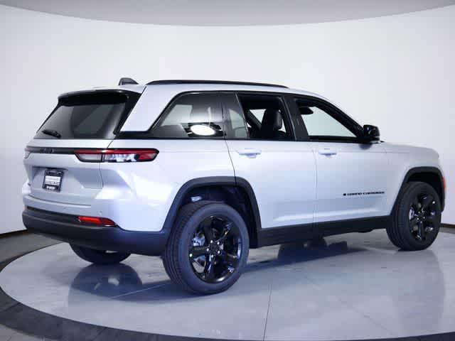 new 2024 Jeep Grand Cherokee car, priced at $43,749