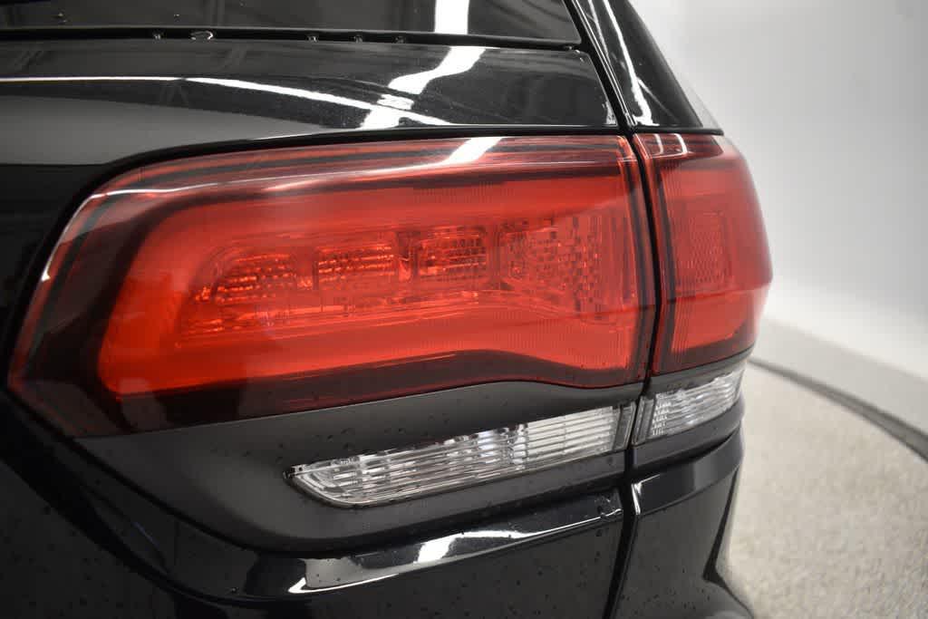 used 2019 Jeep Grand Cherokee car, priced at $25,394